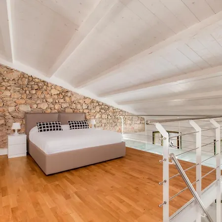 Old Town Apartment *