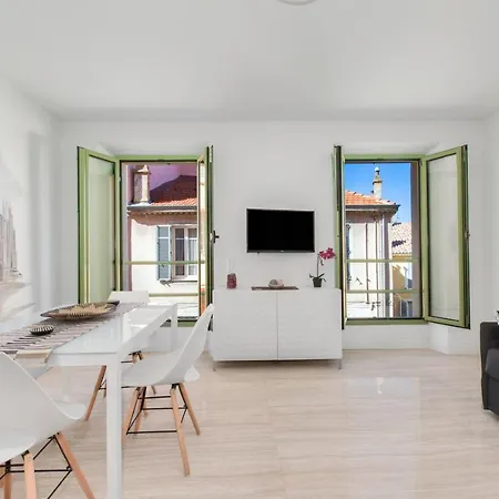 Old Town Apartment
